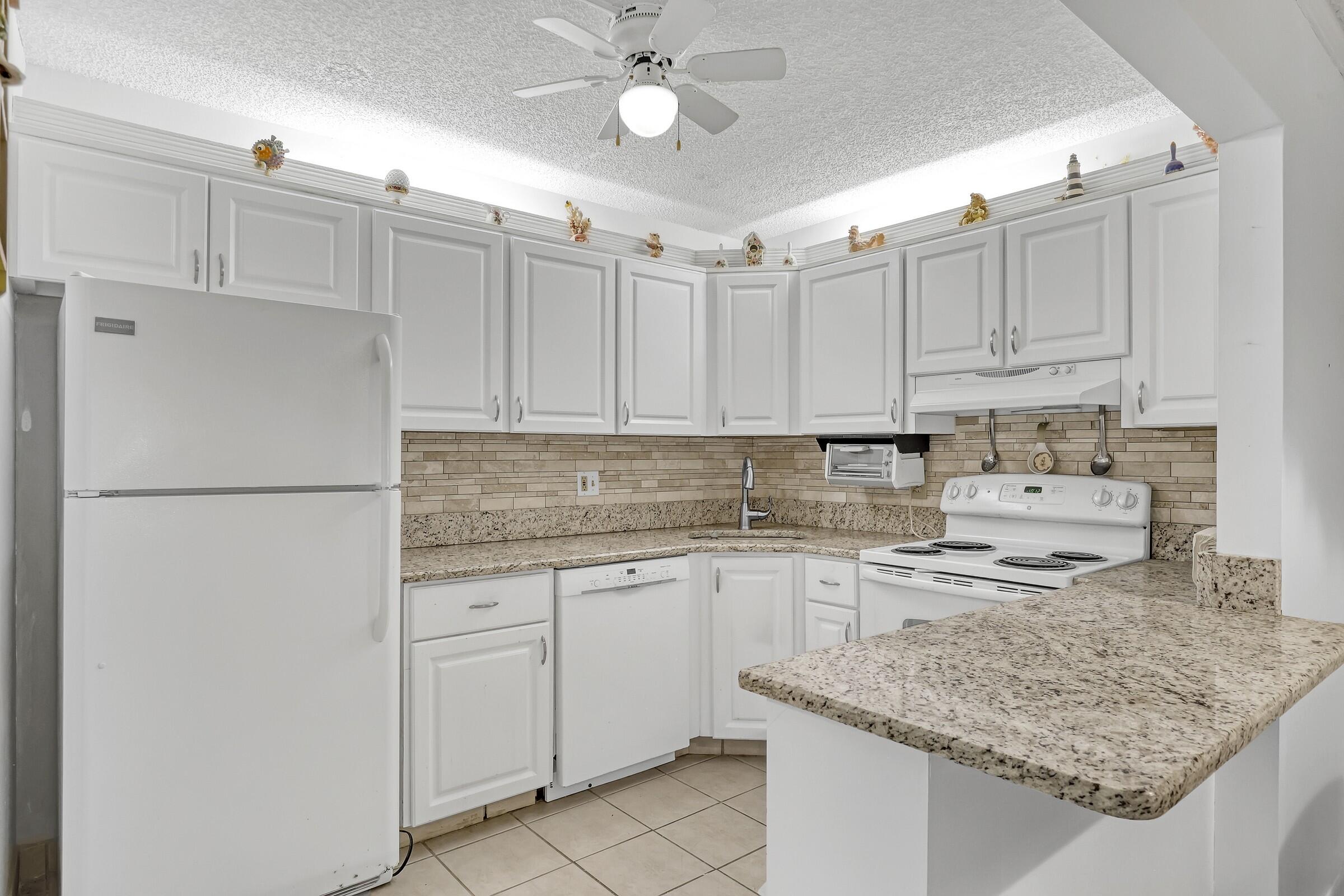 337 Pine Ridge Circle, Unit A1 Greenacres, FL 33463 - Photo 14 of 40 Image00013