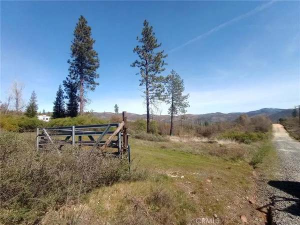 a view of a outdoor space with mountain view