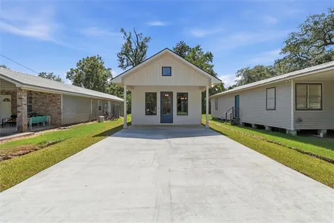 $299,000 | 657 South 2nd Street, Ponchatoula, LA 70454
