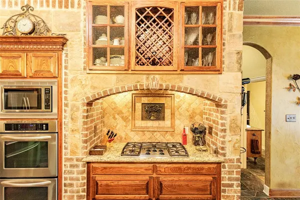 $739,900 | 1417 Briar Crossing Drive, Decatur, TX 76234