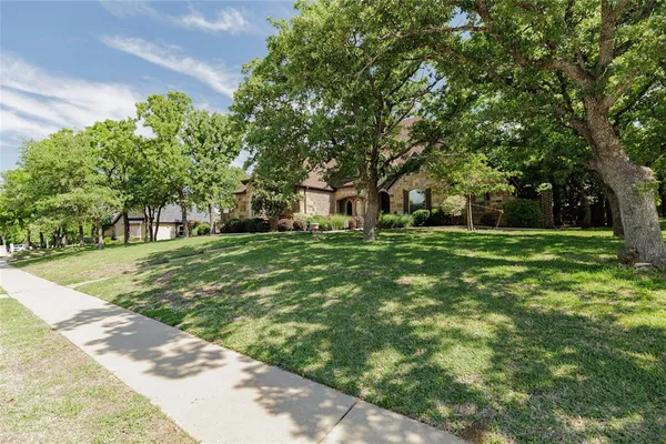 $739,900 | 1417 Briar Crossing Drive, Decatur, TX 76234