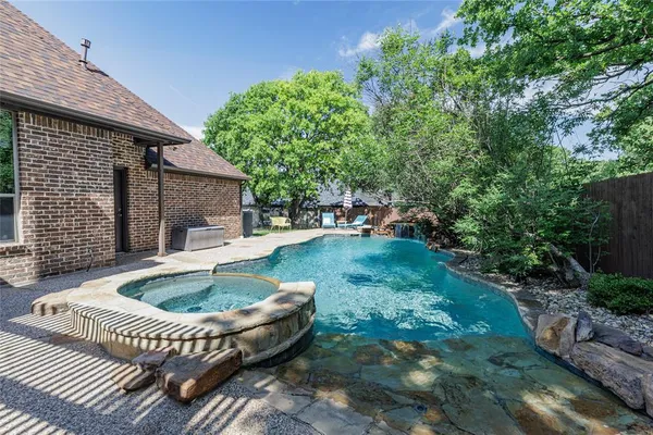 $739,900 | 1417 Briar Crossing Drive, Decatur, TX 76234