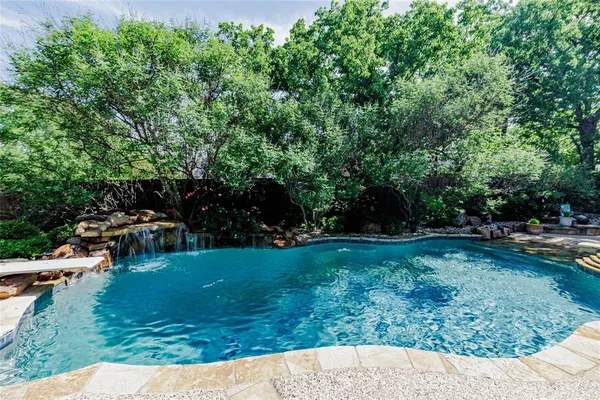 $739,900 | 1417 Briar Crossing Drive, Decatur, TX 76234