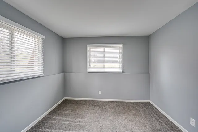 $1,700 | 839 Bishop Avenue, Unit 1, Aurora, IL 60506