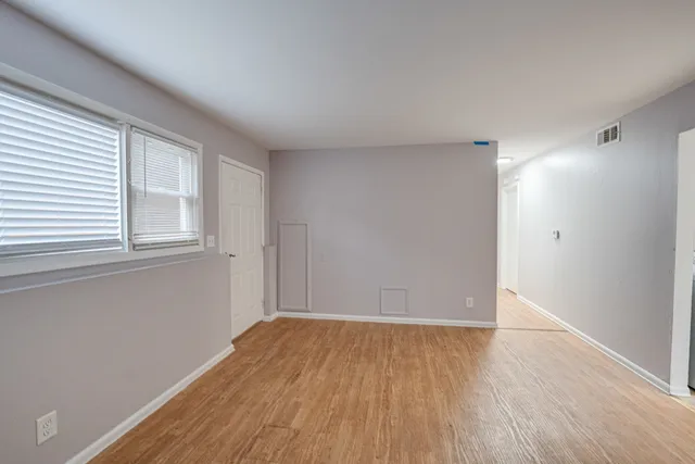 $1,700 | 839 Bishop Avenue, Unit 1, Aurora, IL 60506