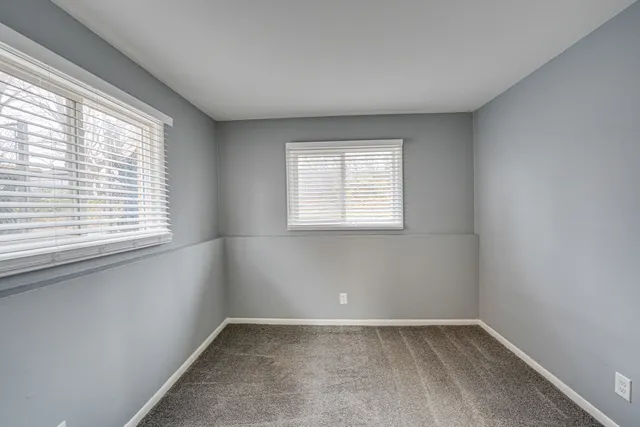 $1,700 | 839 Bishop Avenue, Unit 1, Aurora, IL 60506