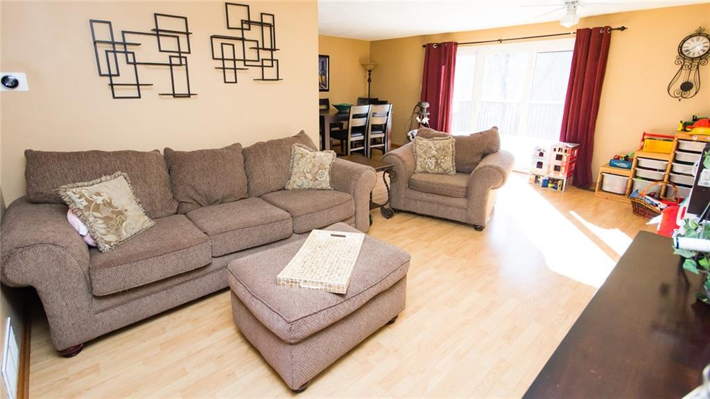 335 Ridge Point Circle Bridgeville, PA 15017 - Photo 3 of 20 Gallery Image 3