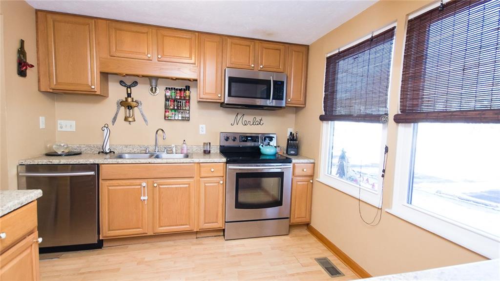 335 Ridge Point Circle Bridgeville, PA 15017 - Photo 7 of 20 Gallery Image 7