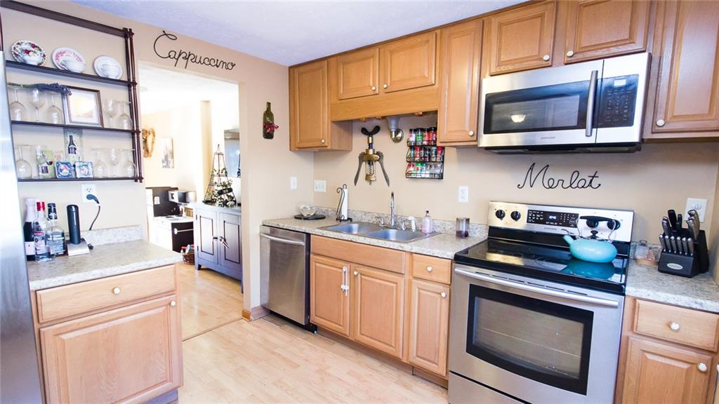335 Ridge Point Circle Bridgeville, PA 15017 - Photo 8 of 20 Gallery Image 8