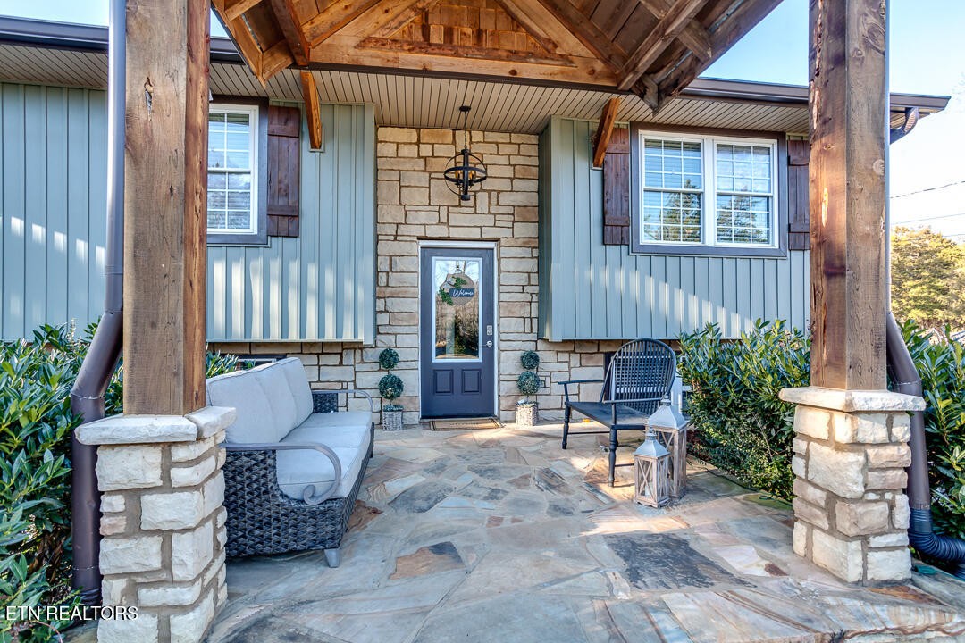 9526 Crisman Road Heiskell, TN 37754 - Photo 4 of 45 Gallery Image 4