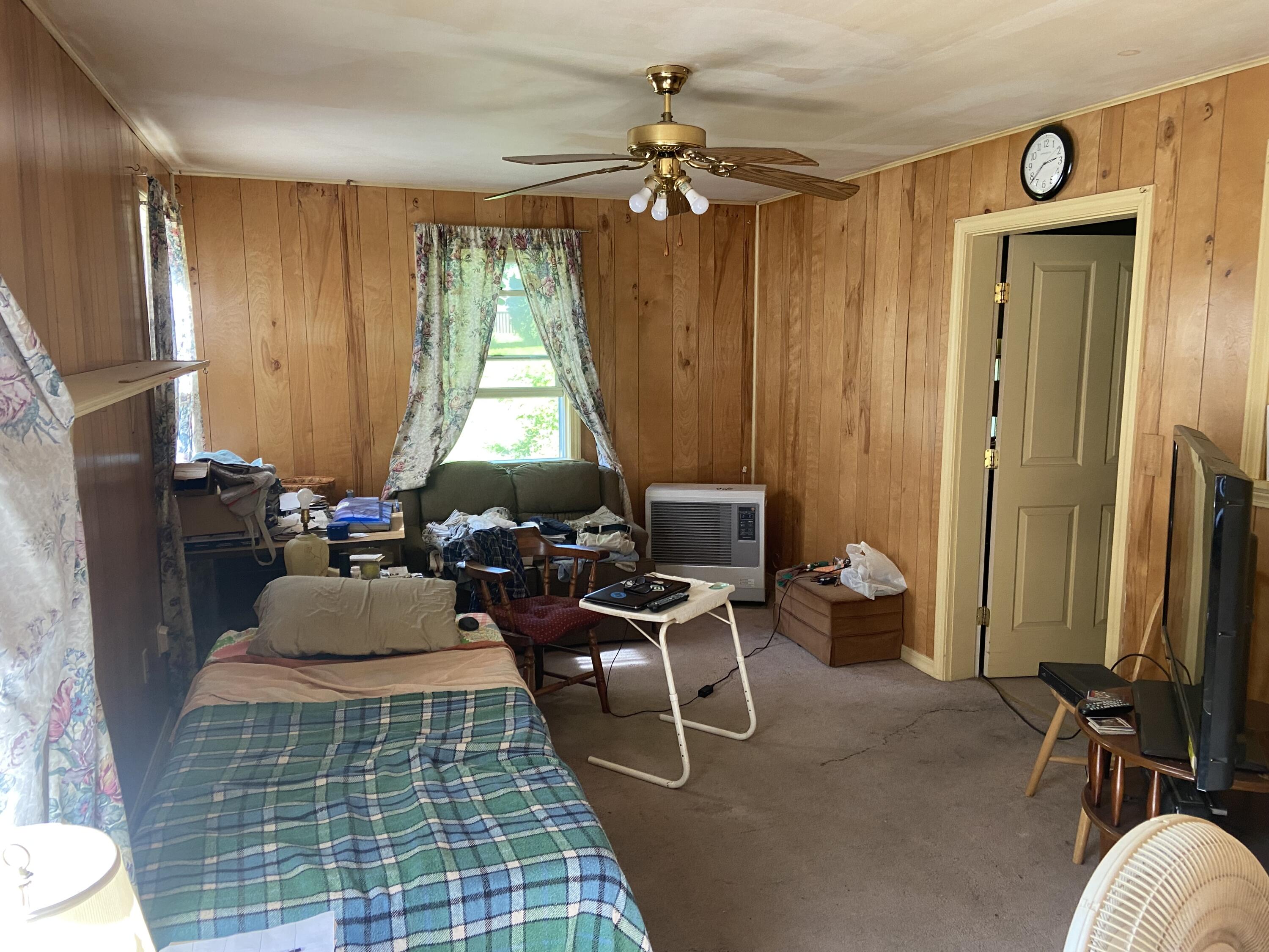 16 Paine Road Boothbay Harbor, ME 04538 - Photo 5 of 9 Main living room