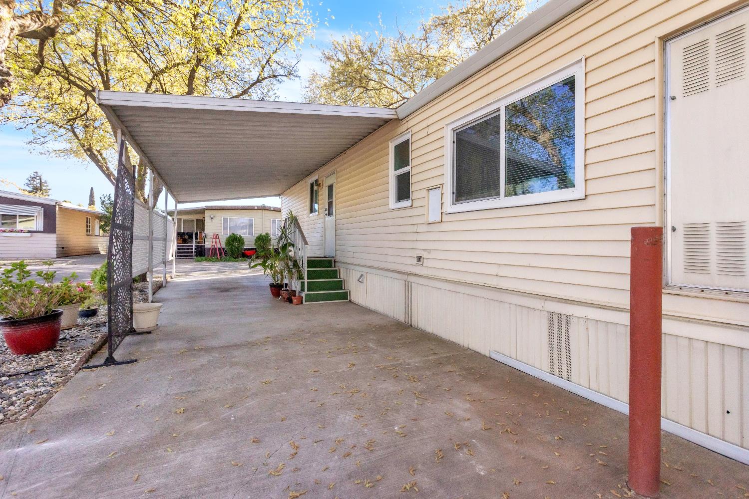 3901 Lake Road, Unit 76 West Sacramento, CA 95691 - Photo 28 of 29 a view of a house with a patio