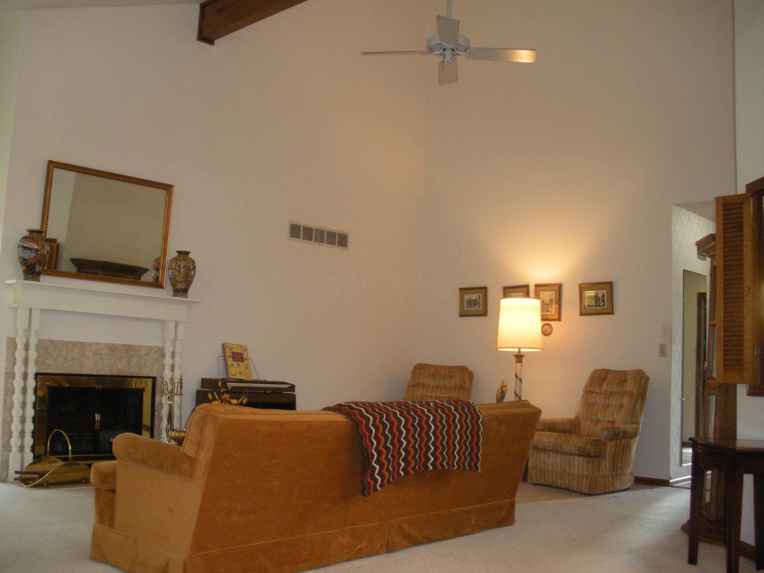 1616 Coppertree Lane Columbus, OH 43232 - Photo 3 of 22