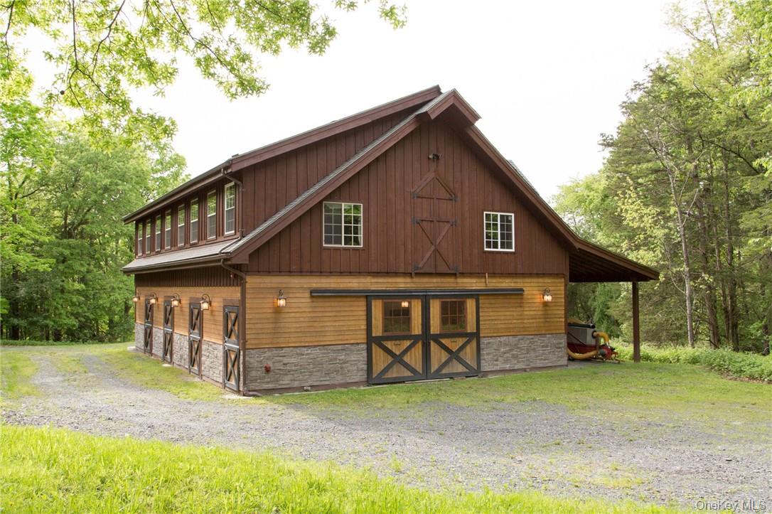101 Mountain Lodge Road Washingtonville, NY 10992 - Photo 24 of 26 6 Stall horse barn with wash stall, storage and carriage house apartment with kitchen and bath.