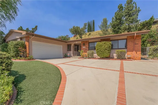 $1,388,800 | 3139 Kirkham Drive, Glendale, CA 91206