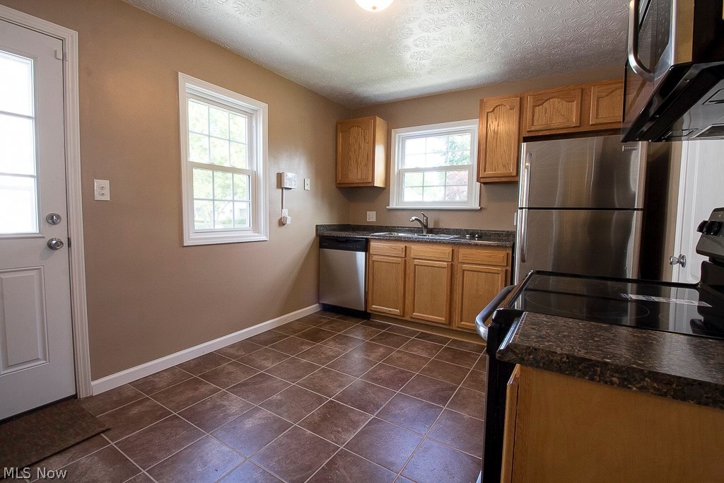 23800 Colbourne Road Euclid, OH 44123 - Photo 14 of 27