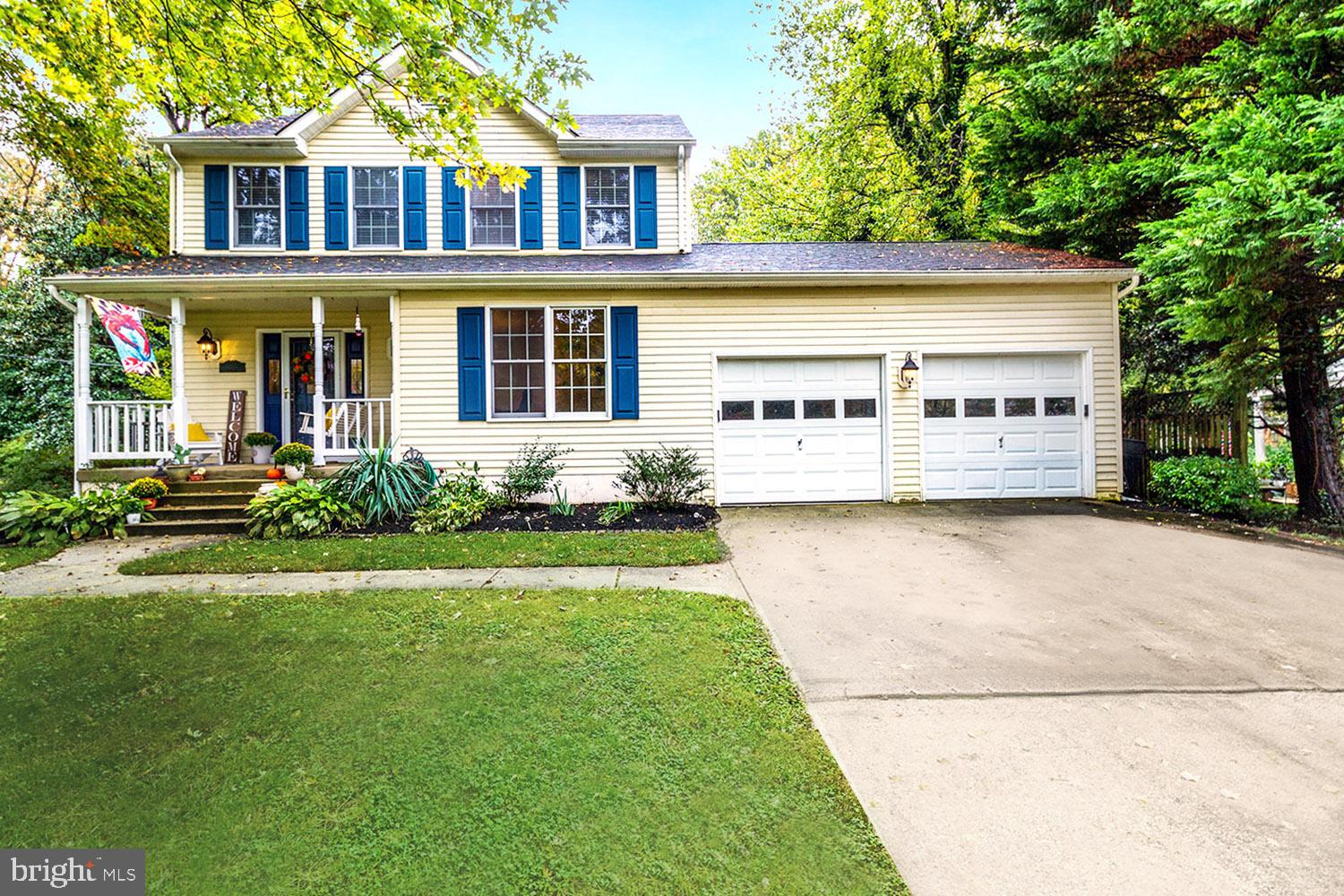 95 Moore Road Arnold, MD 21012 - Photo 4 of 44 Wide Multi-Vehicle Driveway . 2-Car Garage
