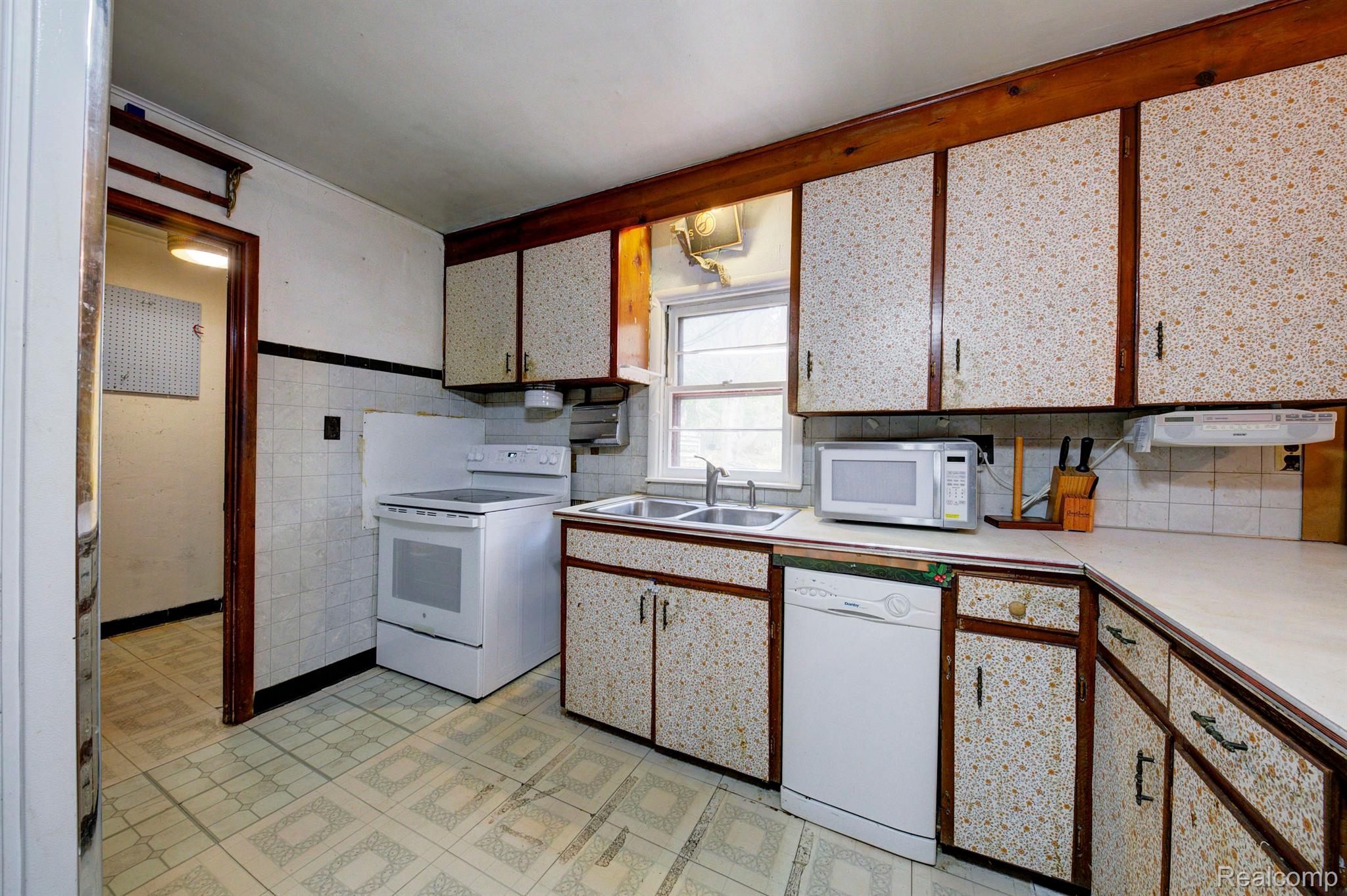 1706 Leforge Road Ypsilanti, MI 48198 - Photo 11 of 42 Gallery Image 11