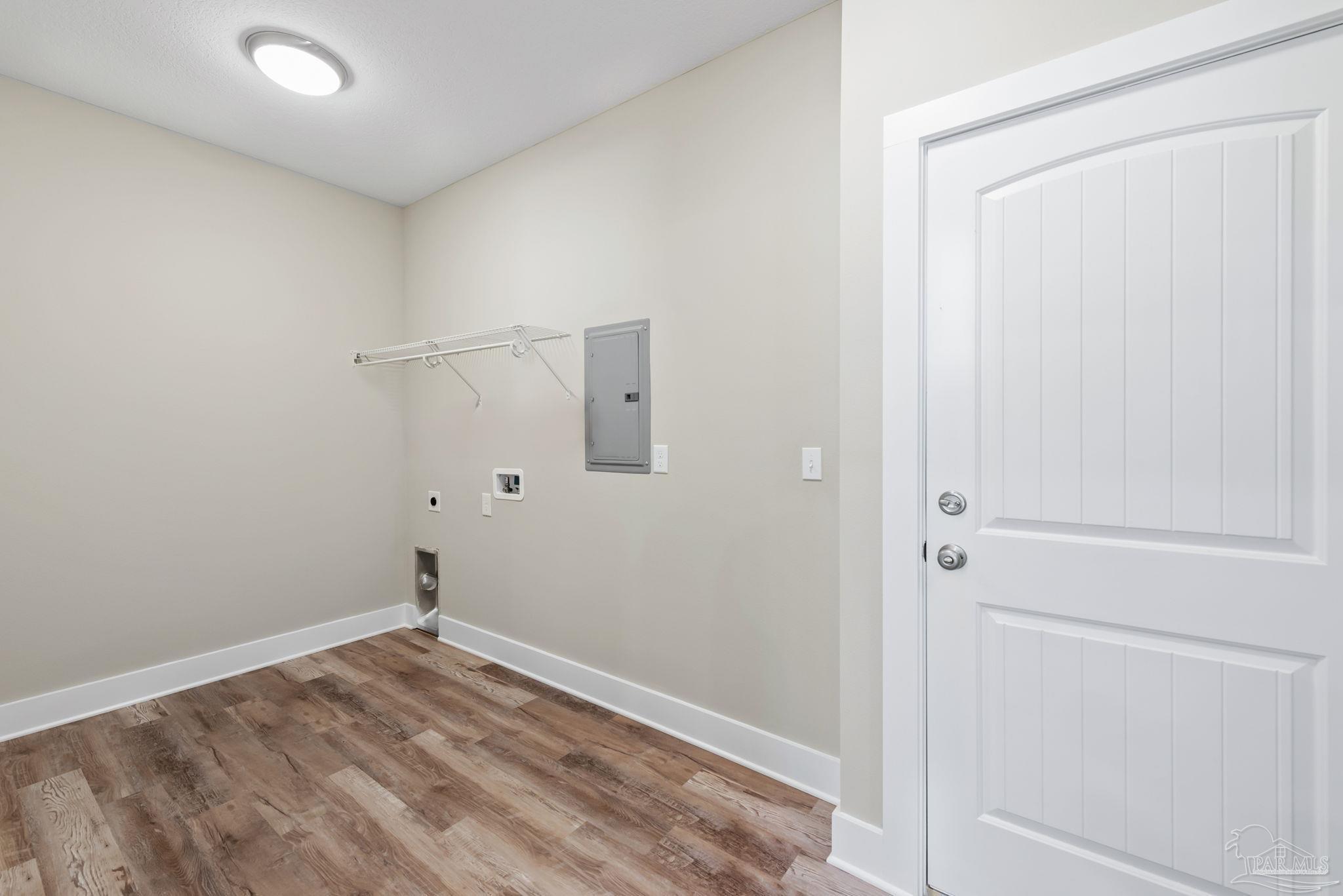 8261 Larson Lane Milton, FL 32583 - Photo 43 of 47 a view of a room