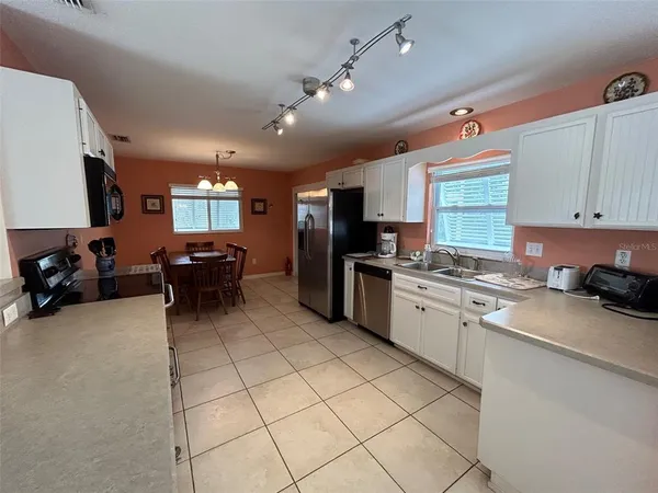 $3,600 | 1808 North Peninsula Avenue, New Smyrna Beach, FL 32169