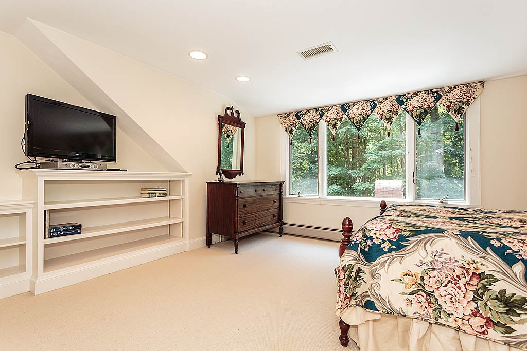 22 Garfield Road Belmont, MA 02478 - Photo 13 of 20 Gallery Image 13