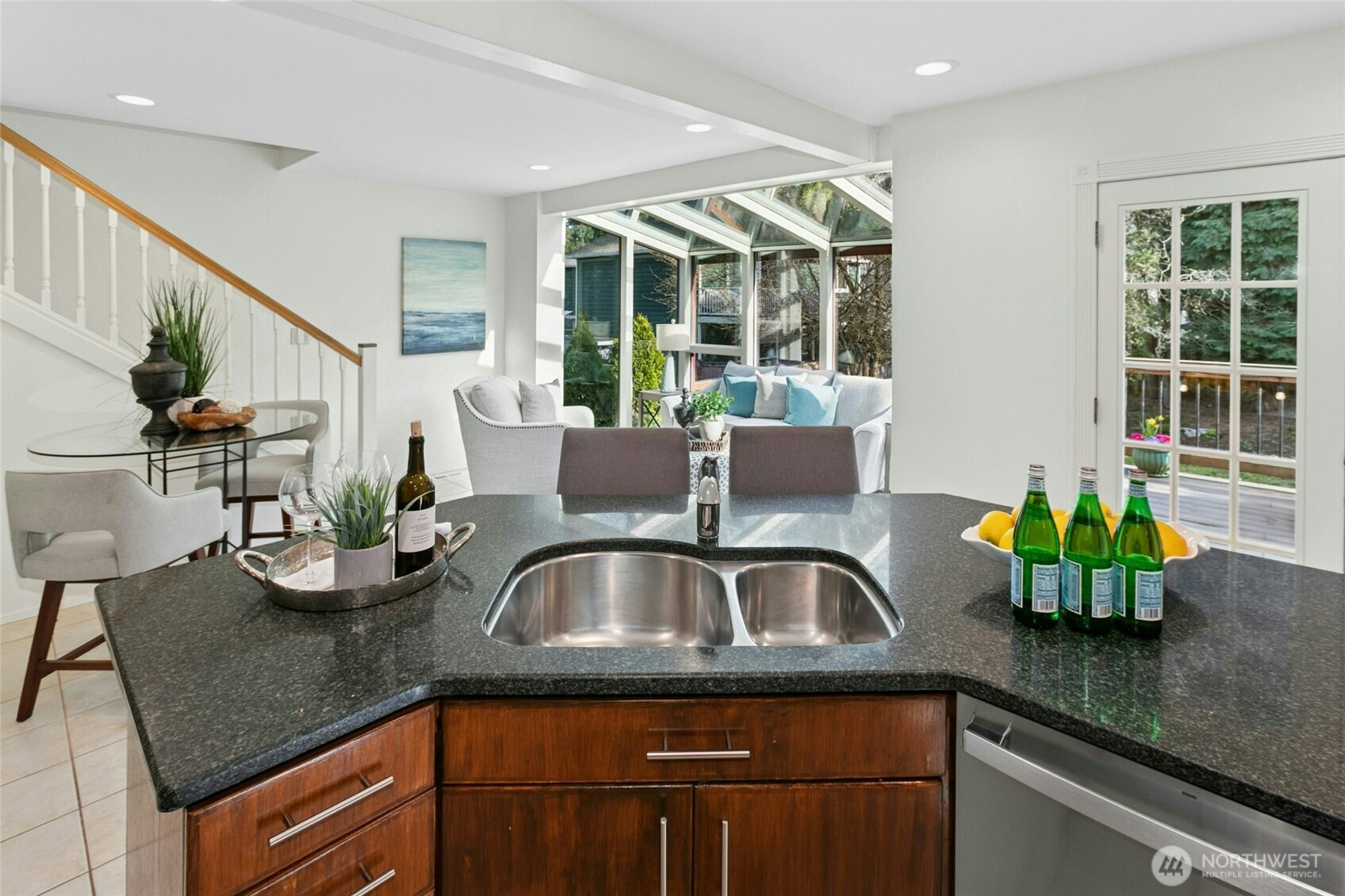 9710 8th Avenue Northeast Seattle, WA 98115 - Photo 13 of 40