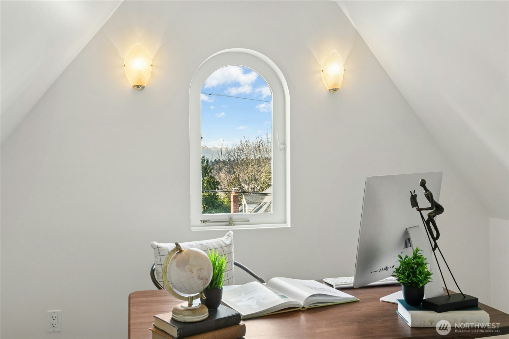 9710 8th Avenue Northeast Seattle, WA 98115 - Photo 25 of 40