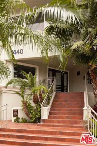 $3,299 | 1440 23rd Street, Unit 311, Santa Monica, CA 90404