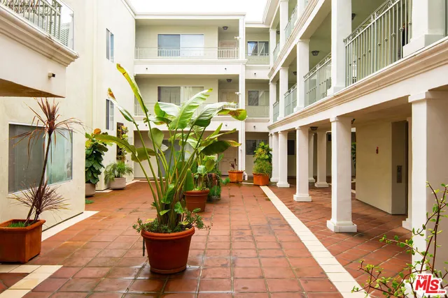 $3,299 | 1440 23rd Street, Unit 311, Santa Monica, CA 90404