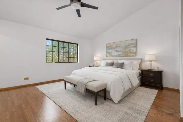 $425,000 | 1440 Waukegan Road, Deerfield, IL 60015