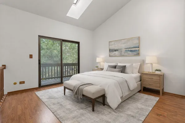 $425,000 | 1440 Waukegan Road, Deerfield, IL 60015