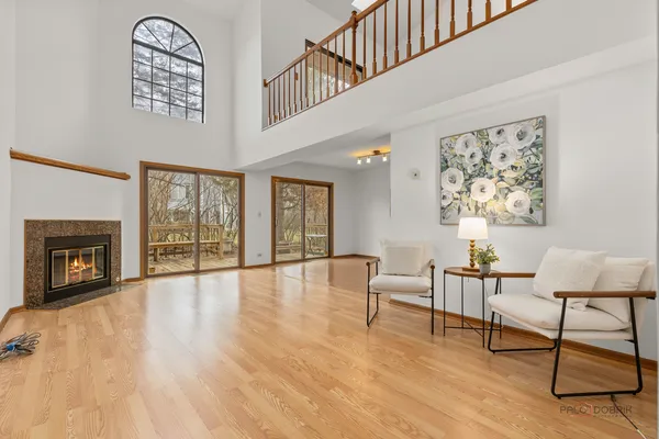 $425,000 | 1440 Waukegan Road, Deerfield, IL 60015