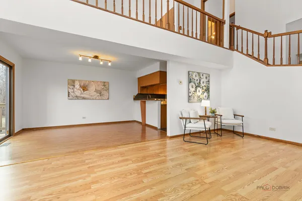$425,000 | 1440 Waukegan Road, Deerfield, IL 60015