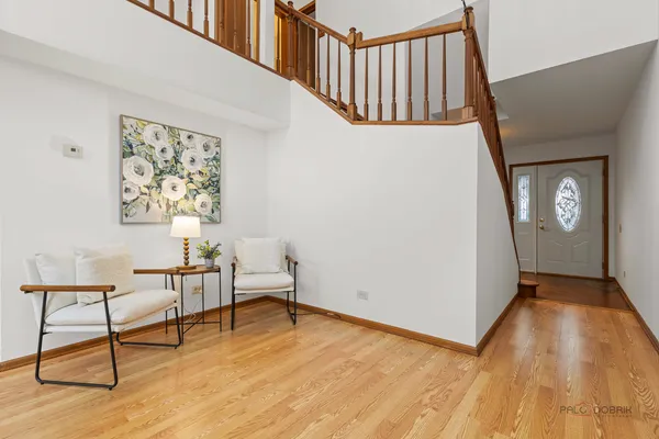 $425,000 | 1440 Waukegan Road, Deerfield, IL 60015