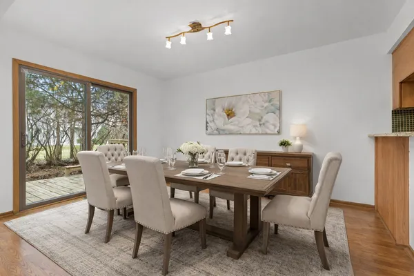 $425,000 | 1440 Waukegan Road, Deerfield, IL 60015