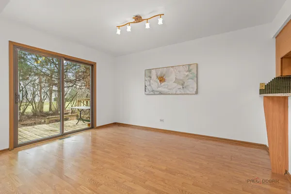 $425,000 | 1440 Waukegan Road, Deerfield, IL 60015