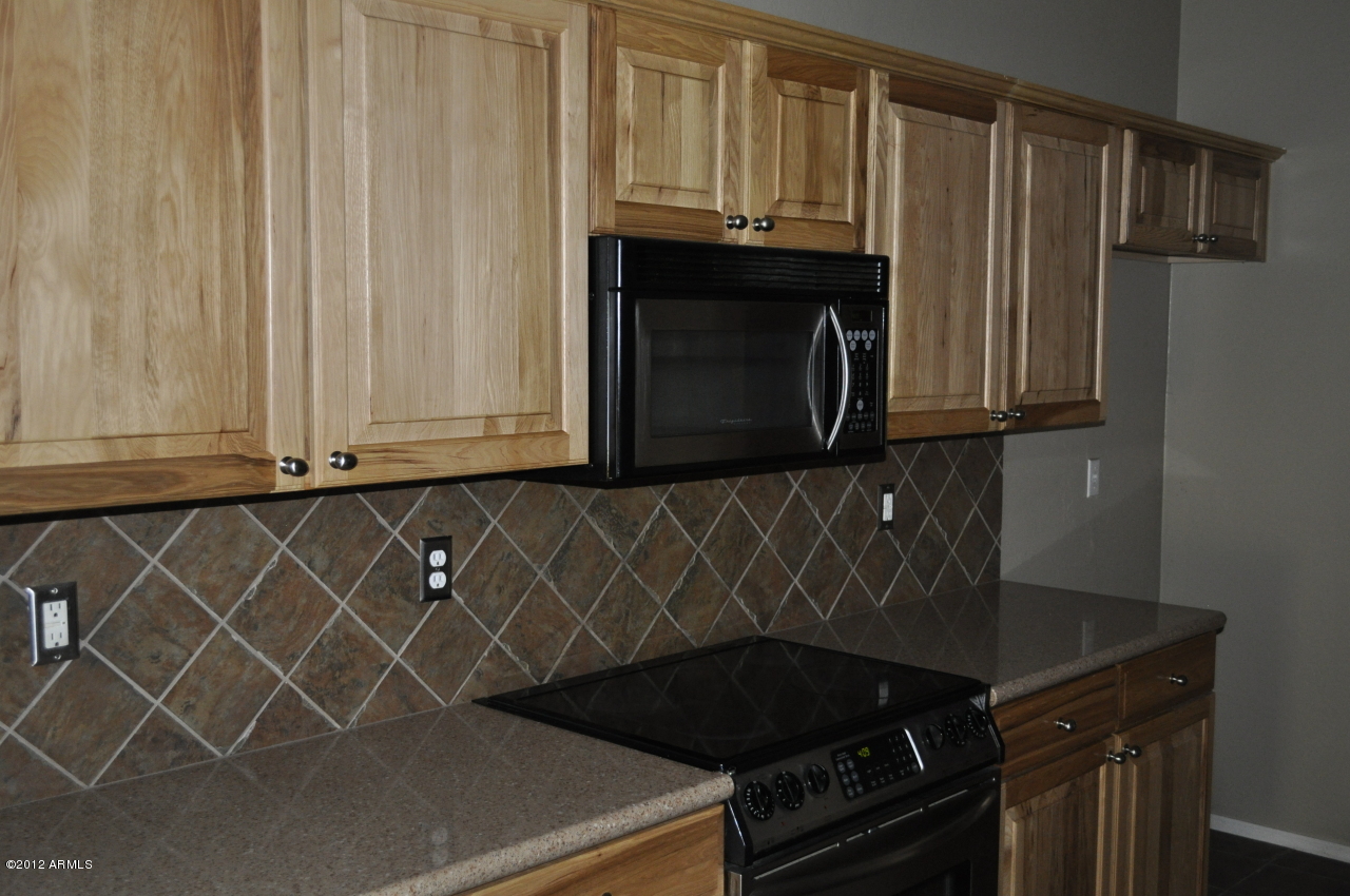 2432 West Maldonado Road Phoenix, AZ 85041 - Photo 4 of 19 C:\fakepath\3 Kitchen