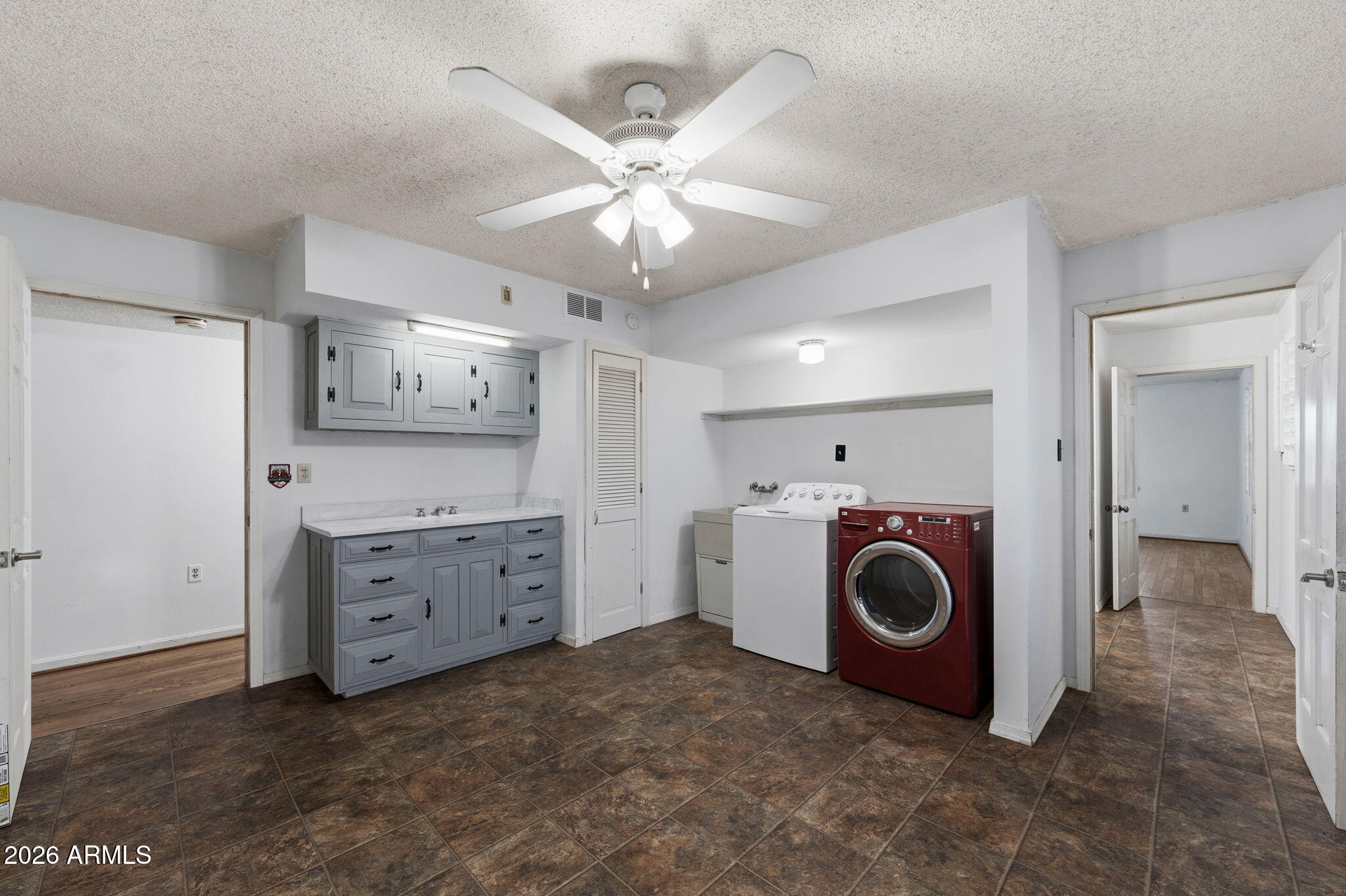 2225 East Foothill Street Apache Junction, AZ 85119 - Photo 12 of 20 031___2225 E Foothill St