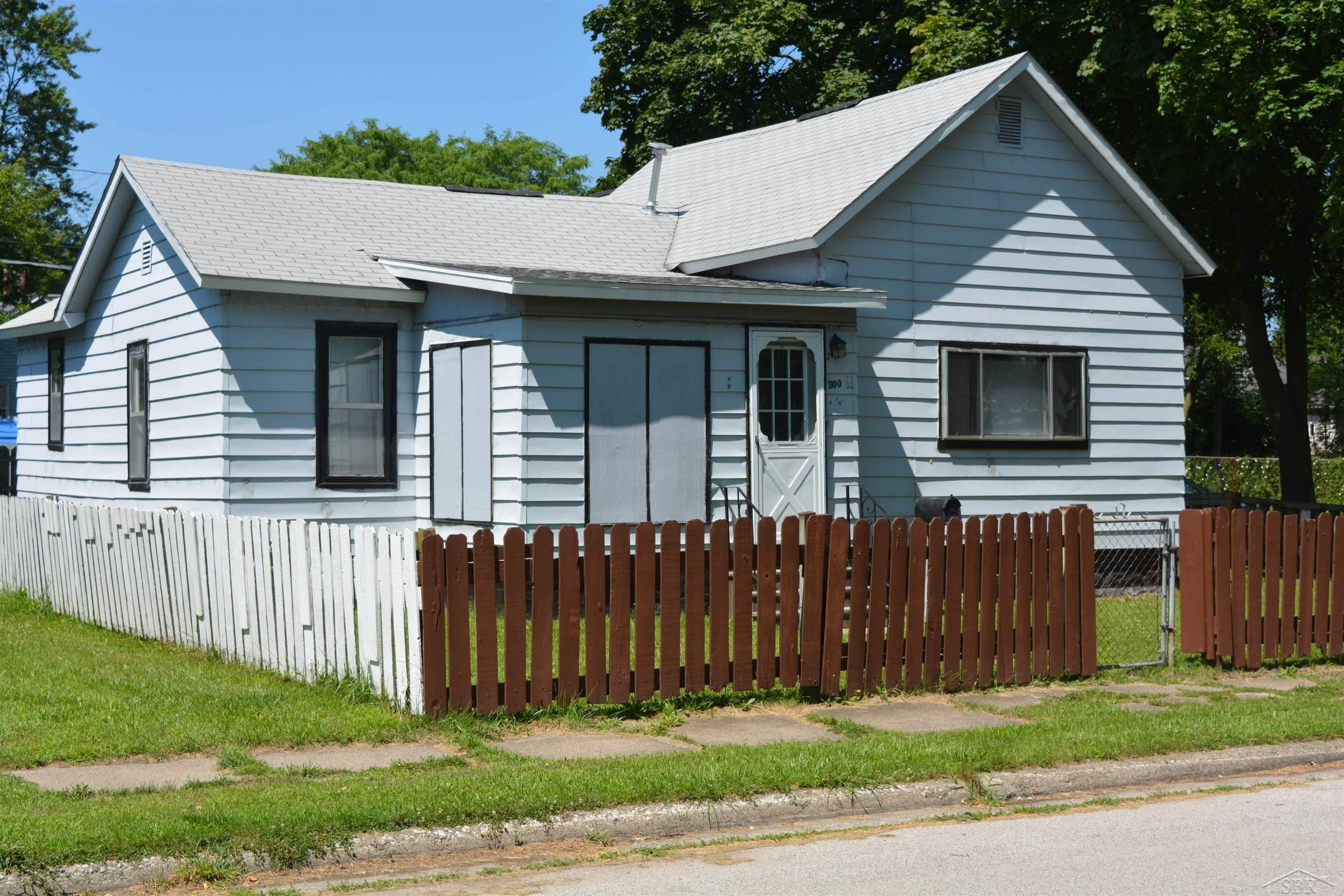 900 Franklin Street Bay City, MI 48708 - Photo 10 of 13 50119614-9.JPG