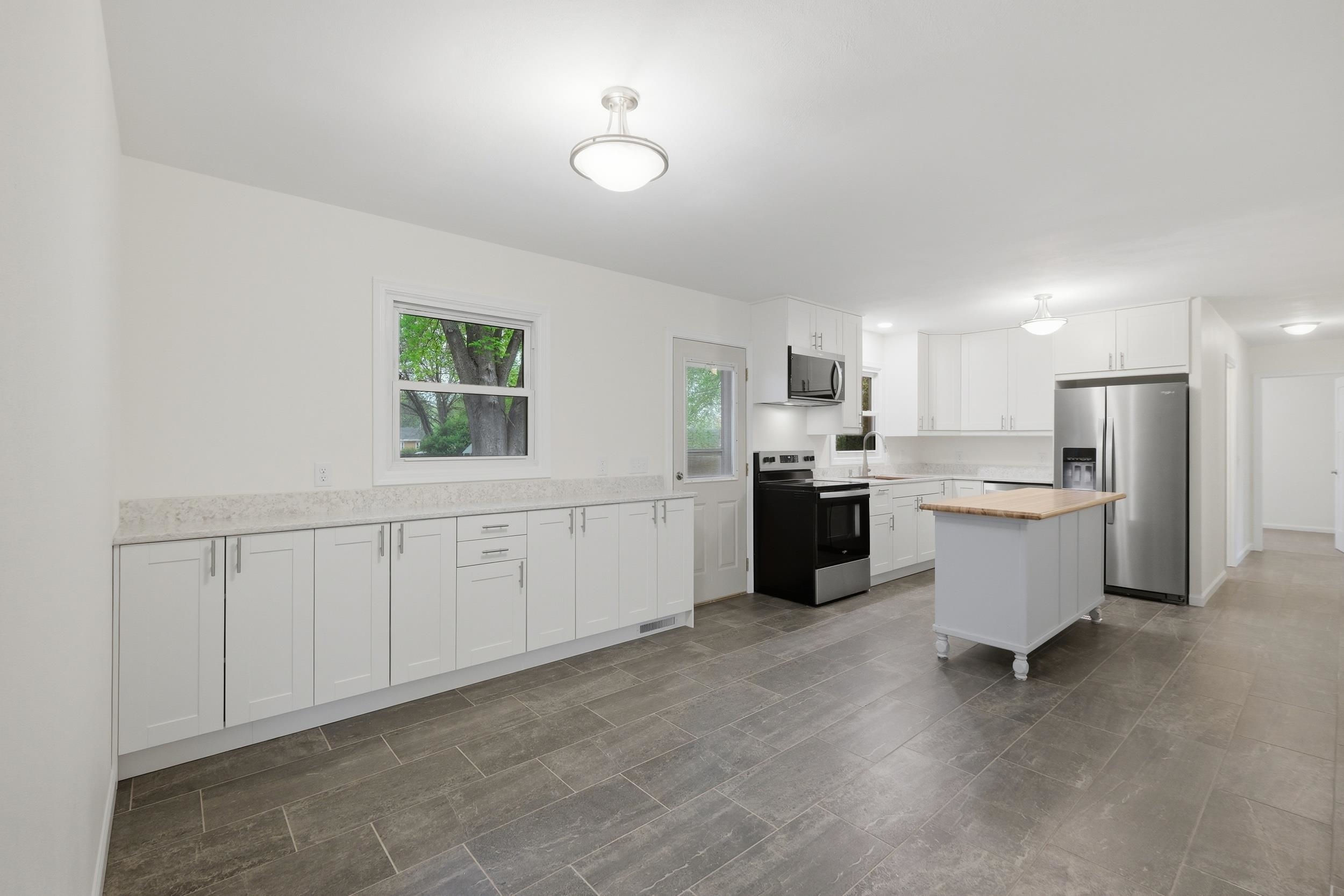 326 Prairie View Street Oregon, WI 53575 - Photo 2 of 33