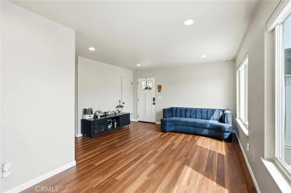 $734,999 | 27445 Onlee Avenue, Saugus, CA 91350