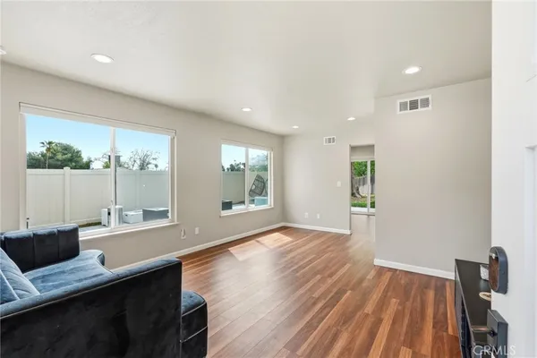 $734,999 | 27445 Onlee Avenue, Saugus, CA 91350