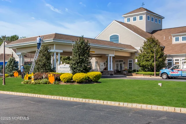 a view of a tennis court