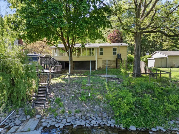 $264,900 | 11503 West Tecumseh Bend Road, Brookston, IN 47923