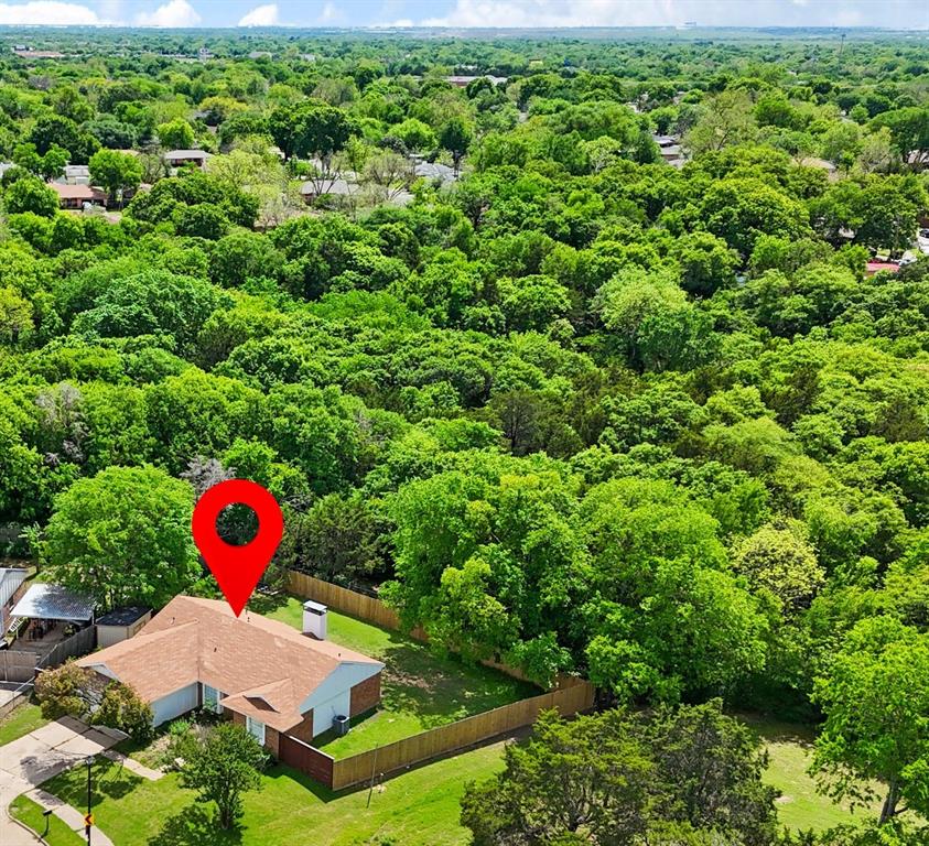 6702 Umphress Road Dallas, TX 75217 - Photo 2 of 22 a view of outdoor space and yard