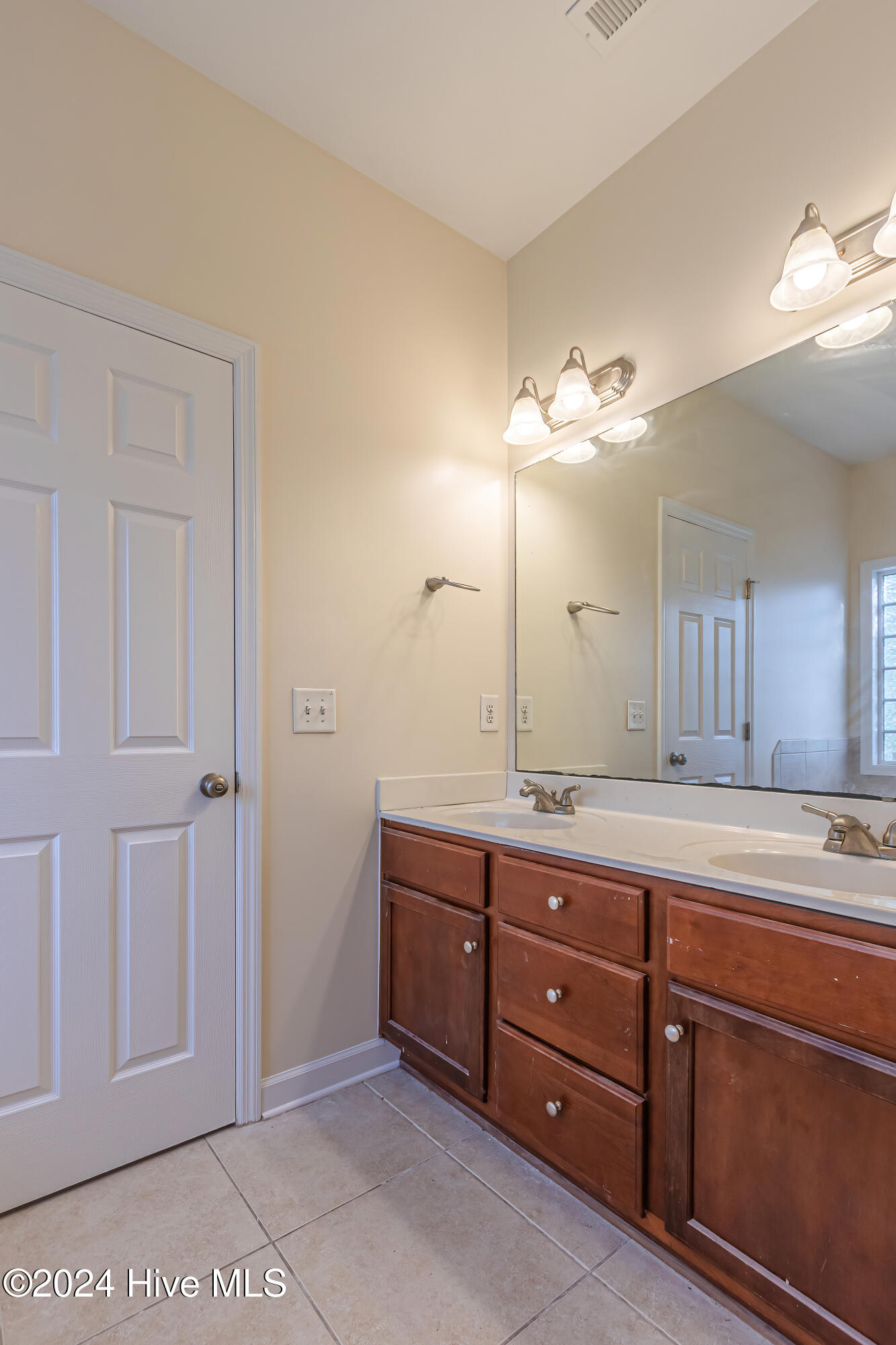347 Old Dam Road Jacksonville, NC 28540 - Photo 26 of 48 Love (10 of 51)