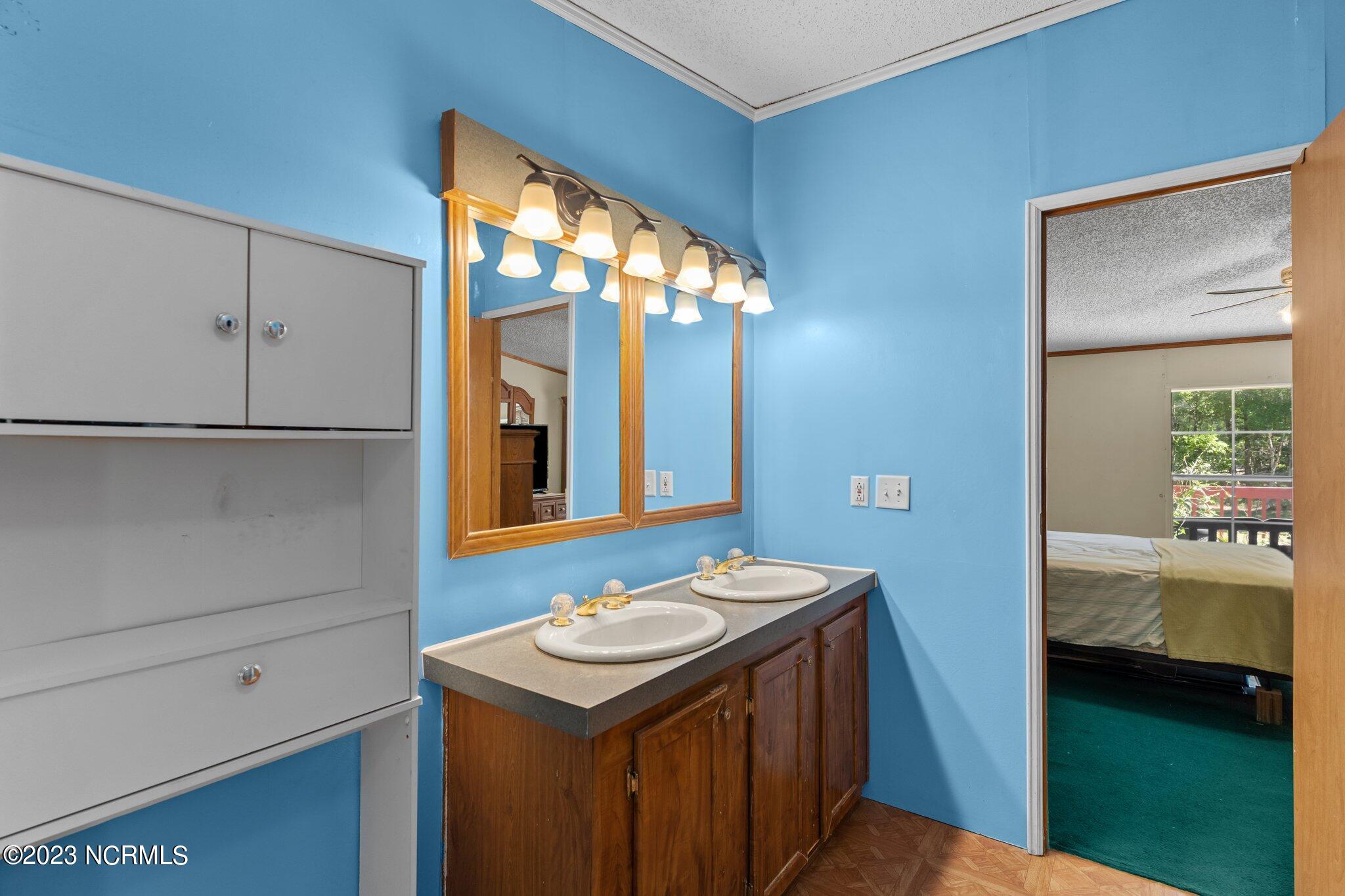 703 Rivenbark Road Currie, NC 28435 - Photo 27 of 59 27-web-or-mls-BTS08060