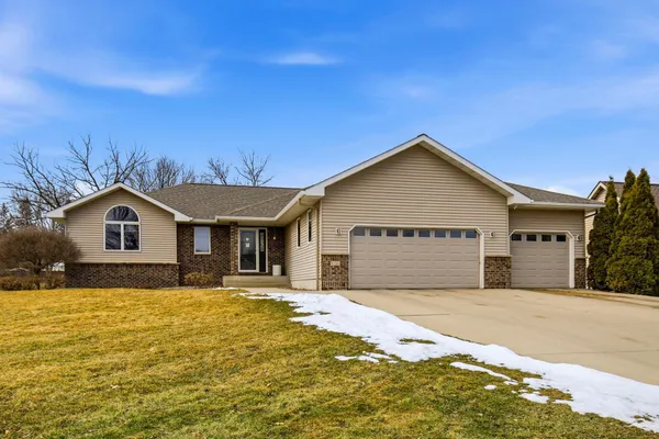 $450,000 | 1710 16th Street Southwest, Austin, MN 55912