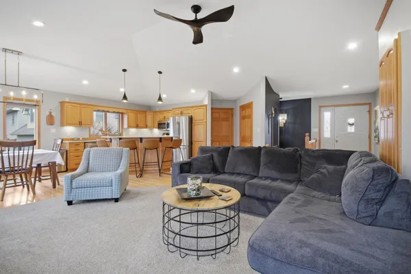 $450,000 | 1710 16th Street Southwest, Austin, MN 55912