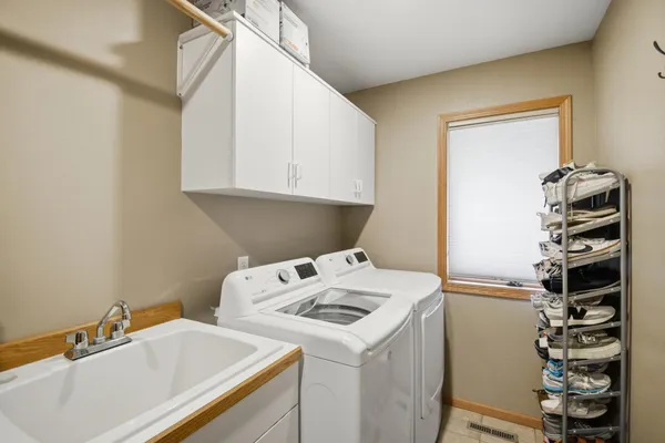 $450,000 | 1710 16th Street Southwest, Austin, MN 55912